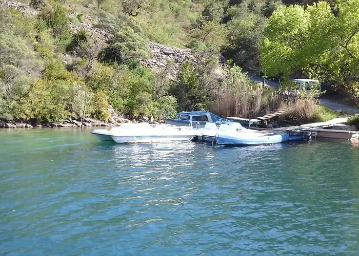 Domisiladore * Esparron-de-Verdon